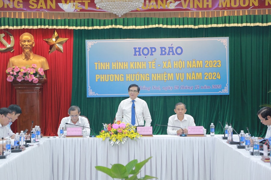Đồng Nai: Nhiều vấn đề nóng trong buổi họp báo cuối năm