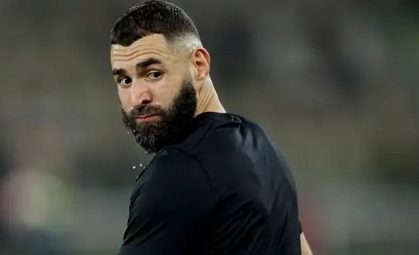 Saha khuyên Man United chiêu mộ Benzema để nâng tầm Hojlund
