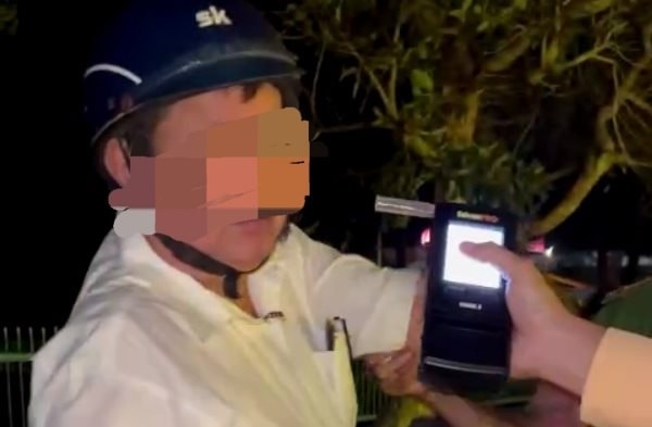 Người đàn ông vi phạm nồng độ cồn không phải là cán bộ TAND huyện Châu Phú