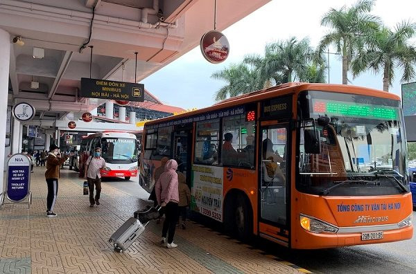 Cục Hàng không yêu cầu tăng xe buýt phục vụ khách bay đêm