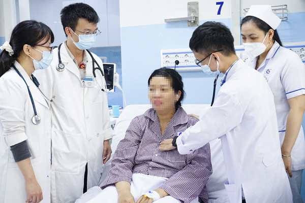 Kỳ diệu: Sản phụ bị thuyên tắc ối nguy kịch sống lại sau 2 lần 'chết hụt'