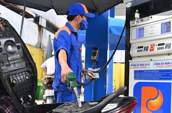 Chiều nay (30.10), giá xăng dầu đồng loạt tăng mạnh