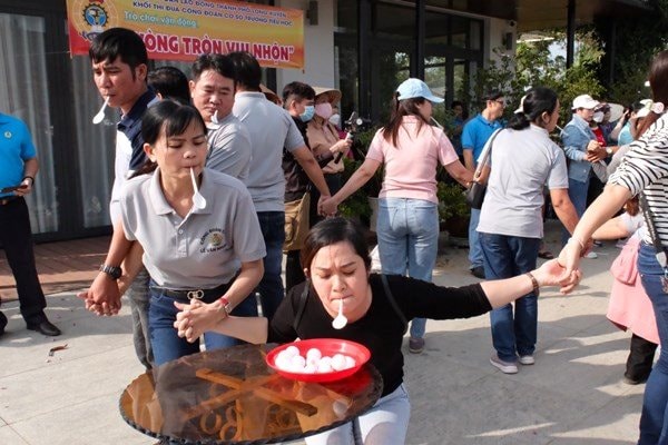 An Giang: Hơn 500 giáo viên tiểu học hào hứng tham gia trò chơi dân gian mừng Xuân Giáp Thìn 2024