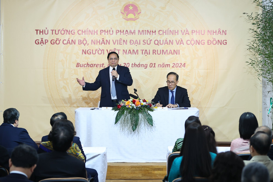 Thủ tướng: Giải quyết công việc của bà con kiều bào 'như của người thân ruột thịt'