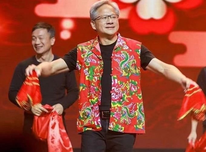 Họa tiết 'chăn con công' trở lại và gây sốt trong mùa Tết 2024