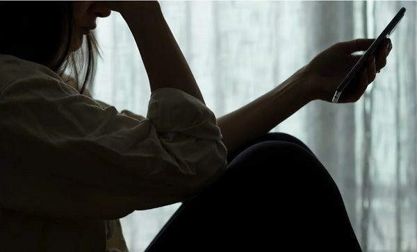 Báo động tình trạng nội dung khiêu dâm tạo bởi AI nhắm vào phụ nữ và trẻ em