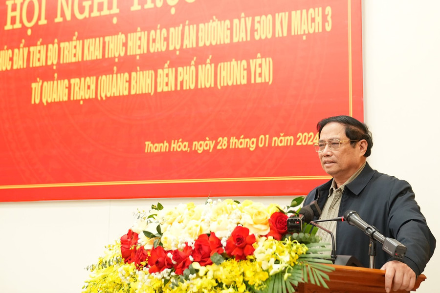 Thủ tướng chủ trì hội nghị về đường dây 500kV mạch 3: 'Chỉ bàn làm, không bàn lùi'