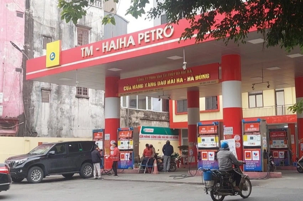 Dừng thủ tục hải quan với 'ông lớn' xăng dầu Hải Hà và Xuyên Việt Oil