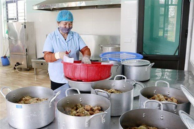 TP.HCM: Sở GD-ĐT đề nghị xem xét lại việc thu thuế bữa ăn bán trú
