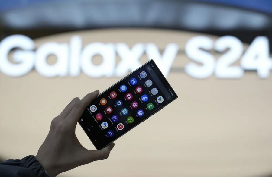 Người Trung Quốc chê bai dòng Samsung Galaxy S24 tích hợp mô hình AI của Baidu