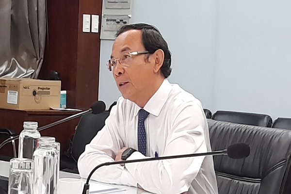 Bí thư Nguyễn Văn Nên thăm và chúc tết cán bộ, nhân viên y tế Bệnh viện Chợ Rẫy