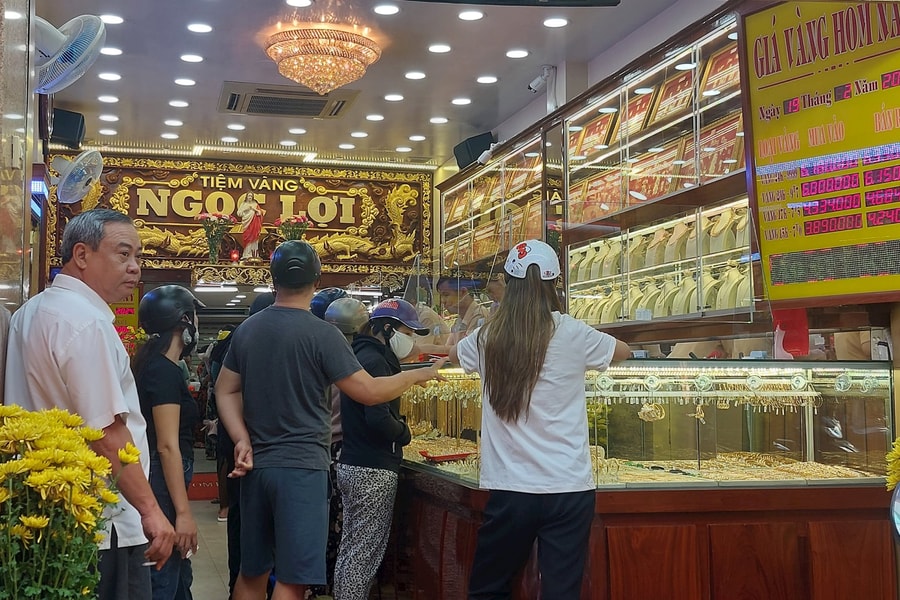 Thị trường miền Tây trong ngày vía Thần Tài: Nơi sôi động, chỗ vắng vẻ