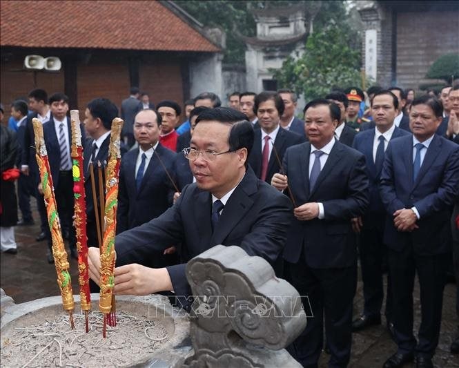 Chủ tịch nước Võ Văn Thưởng dâng hương tưởng niệm Đức An Dương Vương