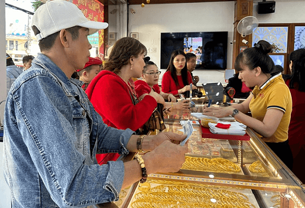 Giá vàng hôm nay 15/6: Lướt sóng vàng ngắn hạn rủi ro rất cao, mất ngay vài triệu mỗi lượng