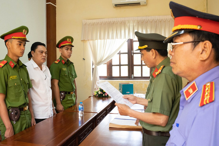 Bắt tạm giam Giám đốc Văn phòng đăng ký đất đai tỉnh Hậu Giang