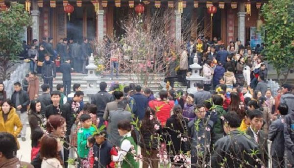 Hà Nội yêu cầu các đơn vị không tổ chức du xuân, không dùng xe công đi lễ hội