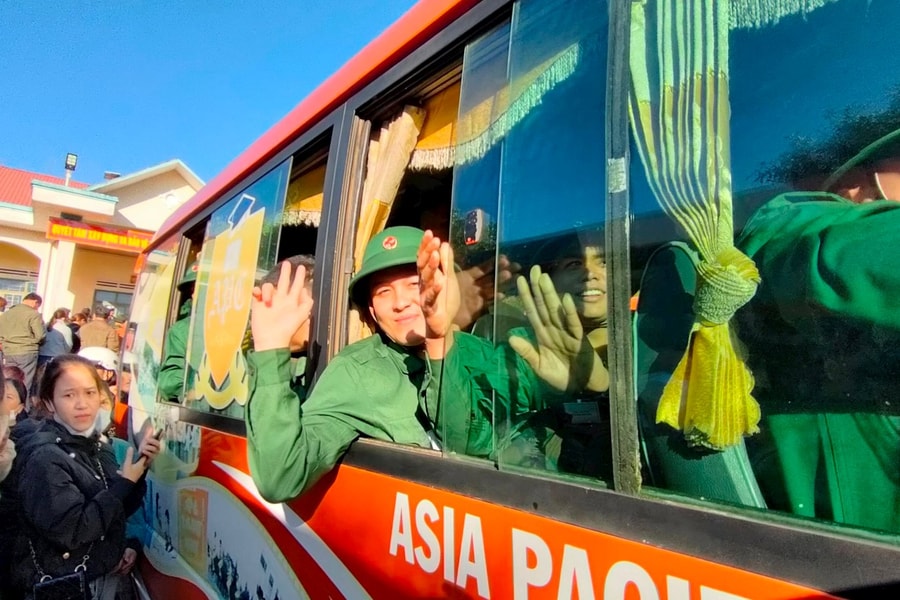 Rộn ràng lễ giao nhận quân năm 2024