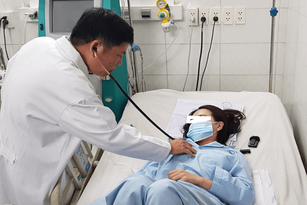 Uống 'nước vui' trong tiệc sinh nhật, cô gái trẻ bị hôn mê sâu