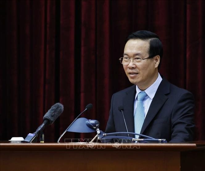 Chủ tịch nước Võ Văn Thưởng: Đất nước đang rất cần những trí thức, nhà khoa học, văn nghệ sĩ có tình yêu Tổ quốc nồng nàn, đồng cảm sâu sắc với nhân dân