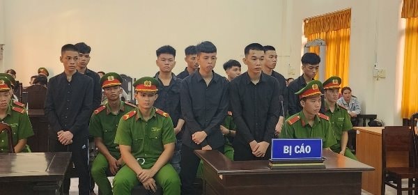Dùng hung khí chém người, nhóm thanh thiếu niên lãnh tổng cộng hơn 40 năm tù
