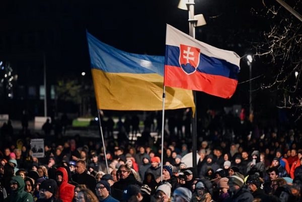 Thủ tướng Slovakia: Việc viện trợ quân sự cho Ukraine chỉ khiến cuộc chiến kéo dài