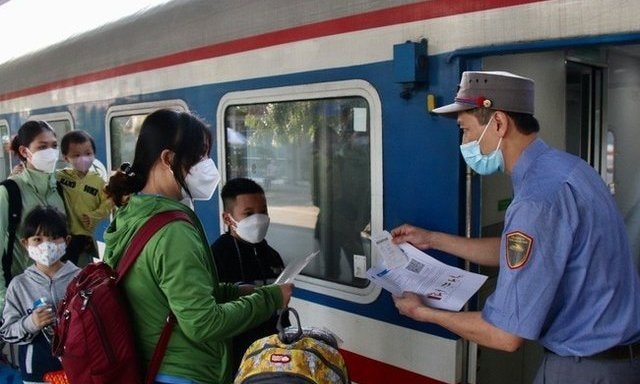 Mở bán vé các đoàn tàu chạy thường xuyên trong dịp lễ 30.4-1.5