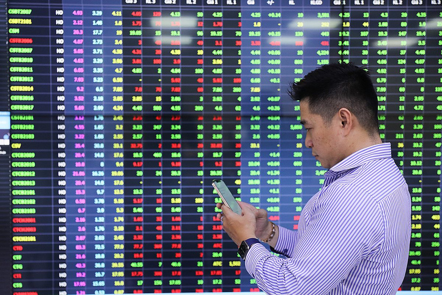 VN-Index có thể chạm 1.441 điểm năm 2024 với kịch bản tích cực