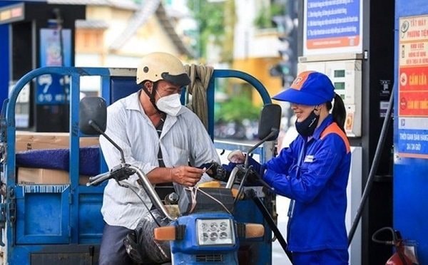 Khách hàng không muốn lấy hóa đơn điện tử, hay cây xăng ngại xuất?