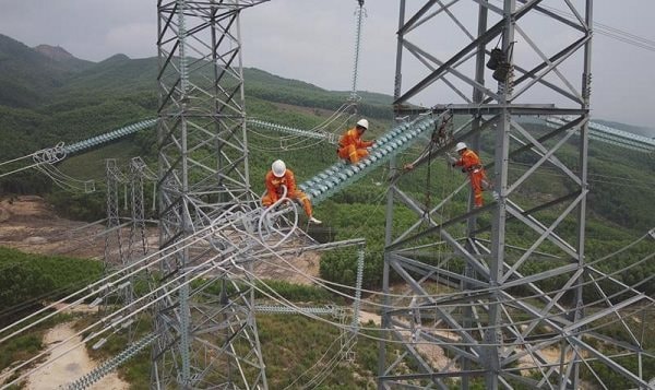 Cần quyết liệt tháo gỡ khó khăn cho dự án đường dây 500kV mạch 3 kéo điện ra Bắc