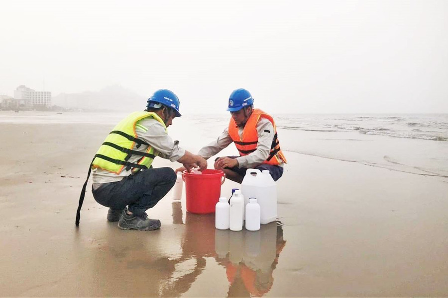 Nước biển có màu đỏ tại Hà Tĩnh là hiện tượng tảo nở hoa