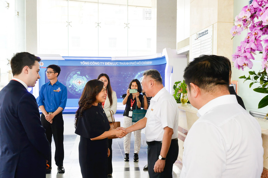 EVNHCMC tiếp Bộ trưởng Phát triển kinh tế, Thương mại quốc tế và Xúc tiến xuất khẩu Canada