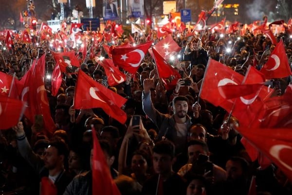 Đảng của ông Erdogan thua bầu cử địa phương