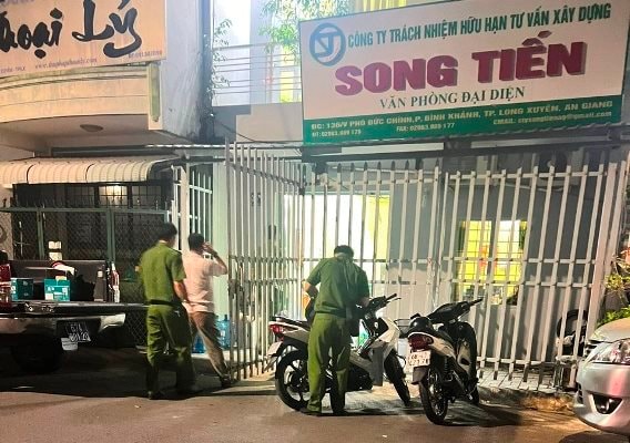 Bắt giám đốc và nhân viên công ty thẩm tra gói thầu ở An Giang