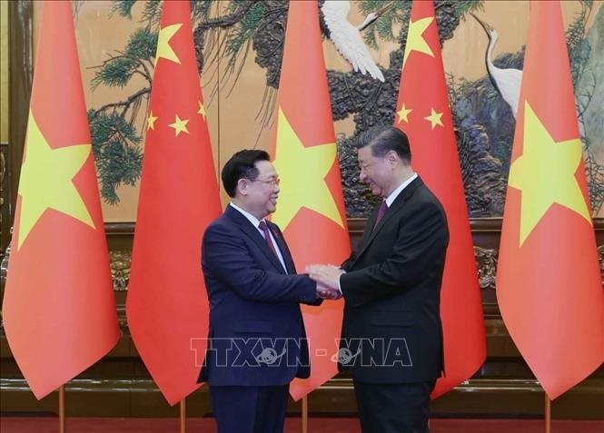 Chủ tịch Quốc hội Vương Đình Huệ hội kiến Tổng bí thư, Chủ tịch nước Trung Quốc Tập Cận Bình