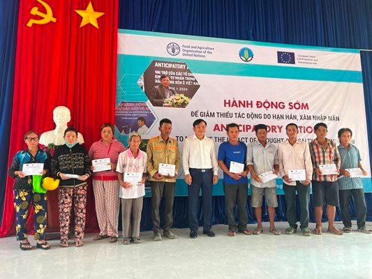 Kích hoạt gói hỗ trợ 5,4 tỉ đồng cho người dân vùng hạn mặn