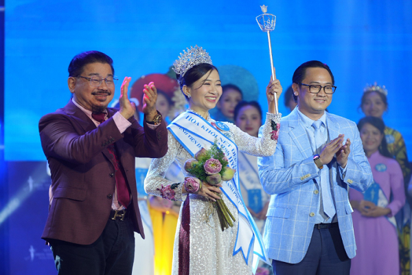Nữ điều dưỡng BV Đại học Y dược TP.HCM đoạt vương miện Hoa khôi 'Nét đẹp thầy thuốc trẻ'