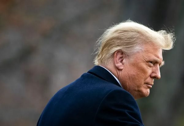 Ông Trump rơi khỏi danh sách 500 người giàu nhất thế giới