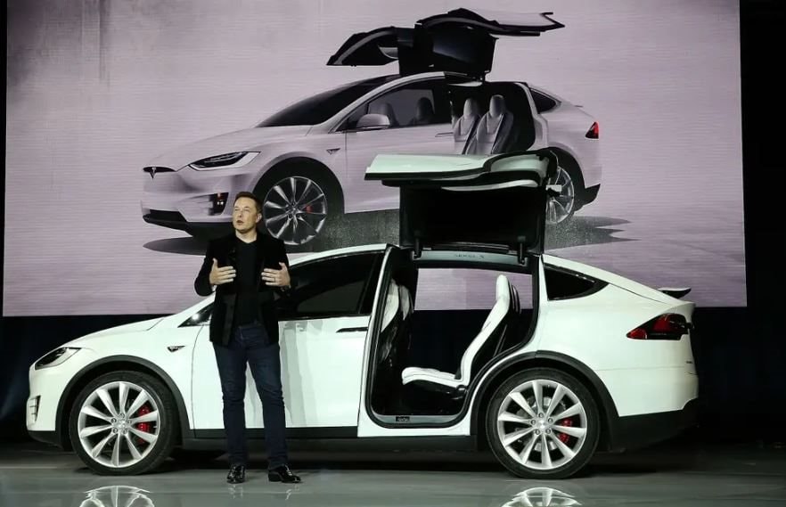 ‘Ô tô điện giá rẻ mới có thể giải quyết các vấn đề của Tesla chứ không phải robotaxi’