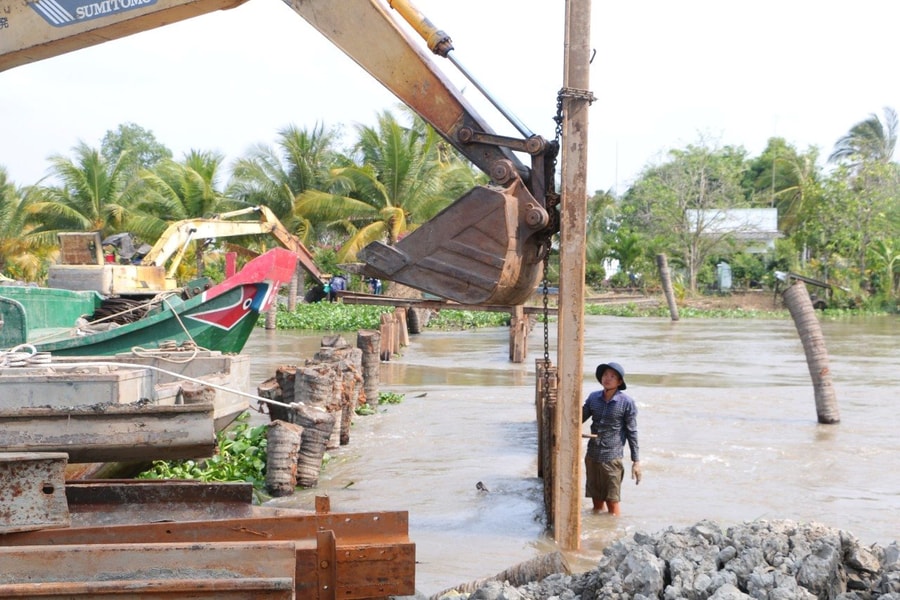 Nguy cơ từ vụ sạt lở cống Tam Sóc