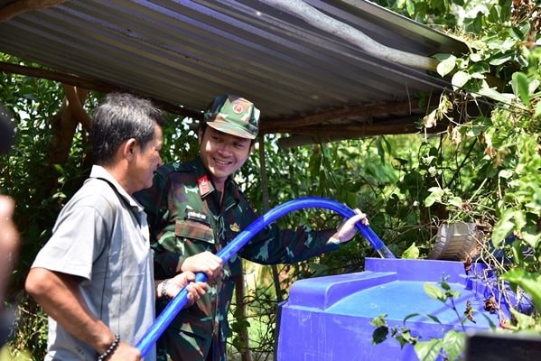ĐBSCL khát khô giữa mùa hạn - Bài 2: Những giọt nước nghĩa tình