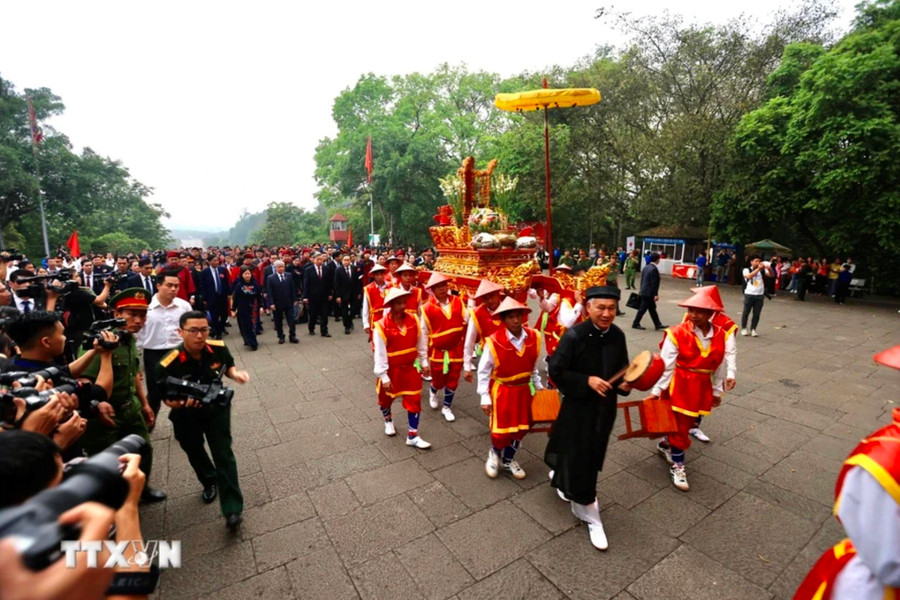 Lễ dâng hương giỗ Tổ Hùng Vương tại Khu di tích lịch sử Đền Hùng