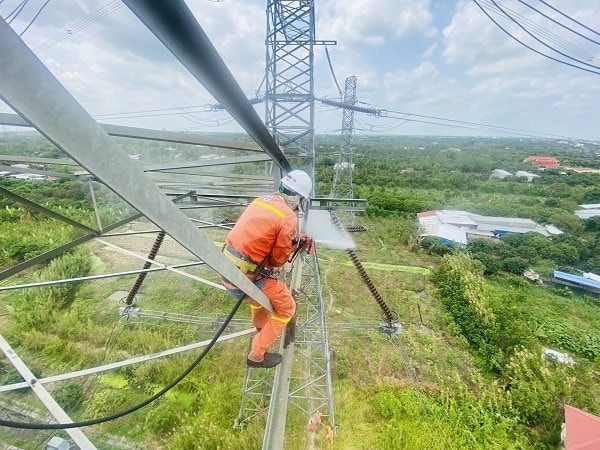 Sắp đóng điện công trình phục vụ nhập khẩu điện từ Lào