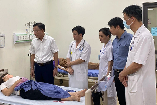 Vụ hơn 300 công nhân ở Vĩnh Phúc bị ngộ độc: Bộ Y tế chỉ đạo xử lý nghiêm các vi phạm