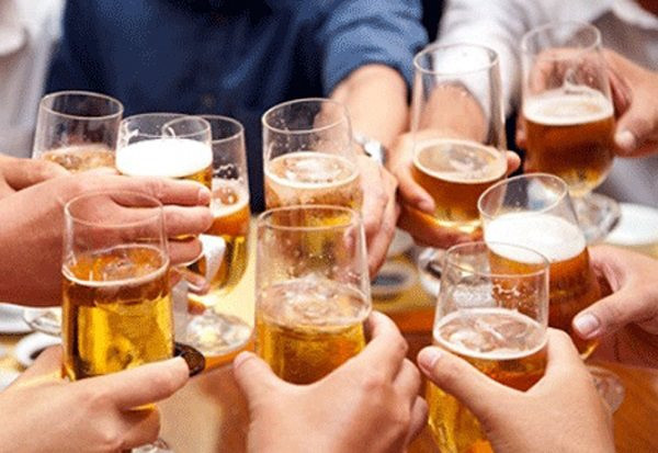 Bộ Tài chính đề xuất tăng thuế rượu, bia lên tới 100%