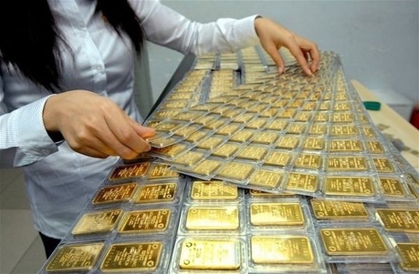 Giá vàng hôm nay 18.3: SJC 'nhảy múa', ai ngủ quên trên đống vàng?