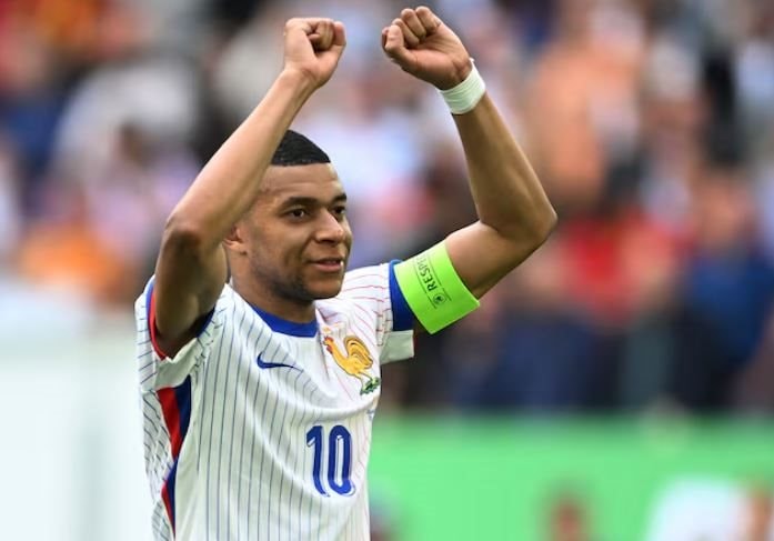 Mbappe tự tin đánh bại thần tượng, Bernardo Silva nói về những giọt nước mắt của Ronaldo