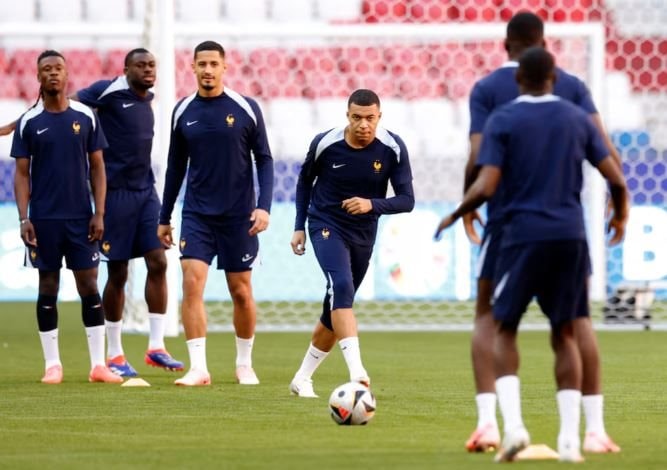 Đội thắng trận TBN - Pháp thường vô địch Euro, Deschamps lo ngại Lamine Yamal và Nico Williams
