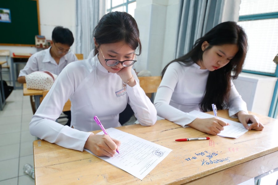 Phổ điểm các môn thi tốt nghiệp THPT 2024 giữ ổn định như năm 2023