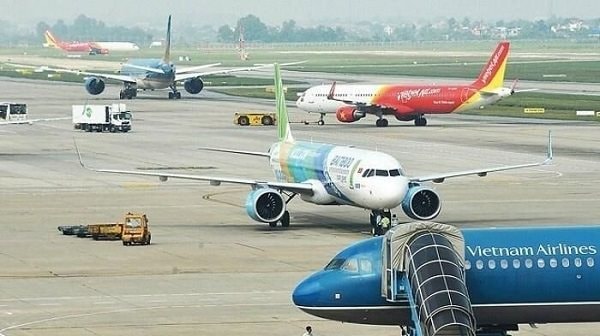 6 tháng, có hơn 31.000 chuyến bay bị chậm, hủy