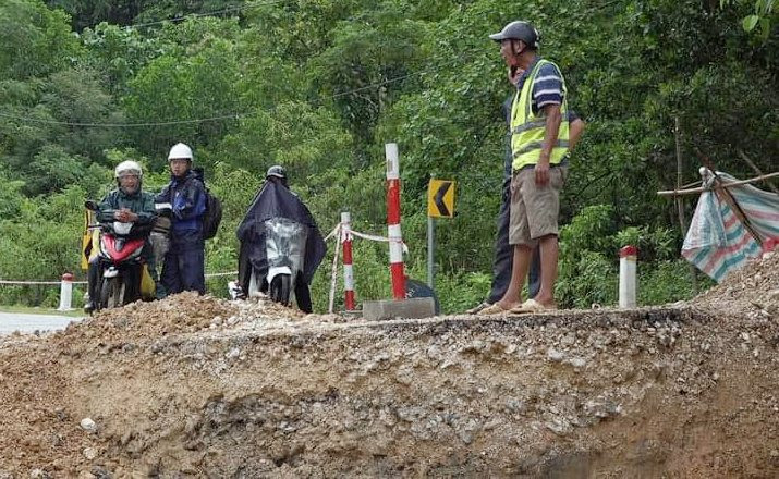 Nghệ An: Đóng quốc lộ 16 qua huyện Quế Phong do sụt lún nghiêm trọng